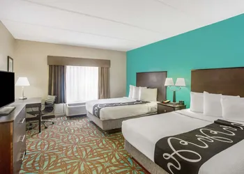 Comfort Inn & Suites Sarasota I75 hotel thumbnail 6