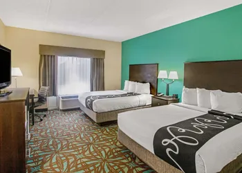 Comfort Inn & Suites Sarasota I75 hotel thumbnail 7