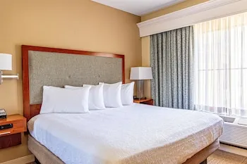 Hampton Inn Charleston - Daniel Island hotel thumbnail 8