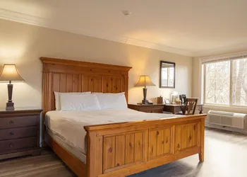 The Inn at Crestwood hotel thumbnail 4