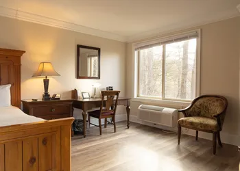 The Inn at Crestwood hotel thumbnail 7