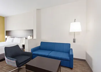 Holiday Inn Express Hotel & Suites Oakland-Airport by IHG hotel thumbnail 6