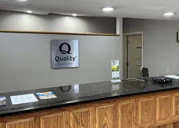 Quality Inn & Suites Grants - I-40 hotel thumbnail 2