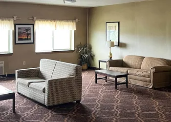 Quality Inn & Suites Grants - I-40 hotel thumbnail 4