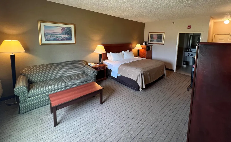 Quality Inn & Suites Grants - I-40 hotel detail image 6