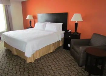 Holiday Inn Express Hotel & Suites Cadillac by IHG hotel thumbnail 3