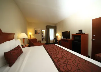 Best Western Plus Edison Inn hotel thumbnail 7