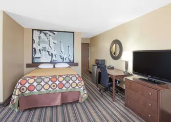Super 8 by Wyndham Natchitoches hotel thumbnail 7