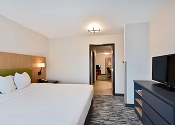 Country Inn & Suites by Radisson, Bloomington-Normal Airport, IL hotel thumbnail 7