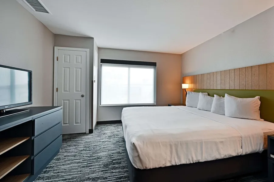 Country Inn & Suites by Radisson, Bloomington-Normal Airport, IL hotel detail image 6