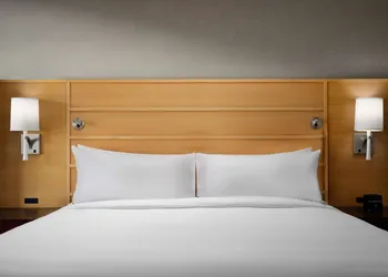 Sonesta Redondo Beach & Marina hotel thumbnail 8