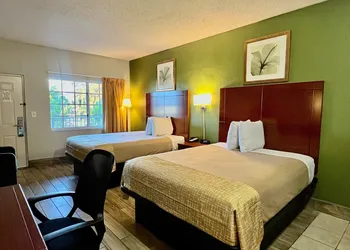 Travelodge Suites by Wyndham Lake Okeechobee hotel thumbnail 3