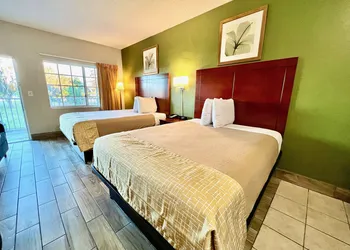 Travelodge Suites by Wyndham Lake Okeechobee hotel thumbnail 5