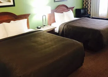 Clarion Inn I-94 near Expo Center hotel thumbnail 4