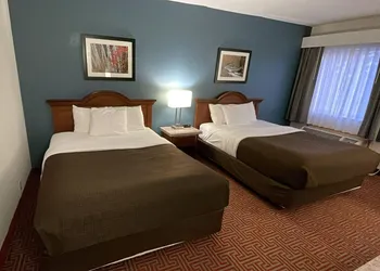 Clarion Inn I-94 near Expo Center hotel thumbnail 5