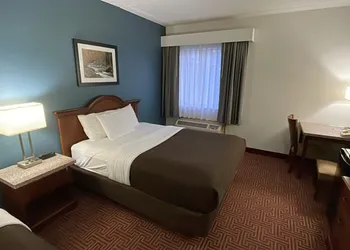 Clarion Inn I-94 near Expo Center hotel thumbnail 6