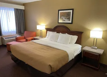 Clarion Inn I-94 near Expo Center hotel thumbnail 7