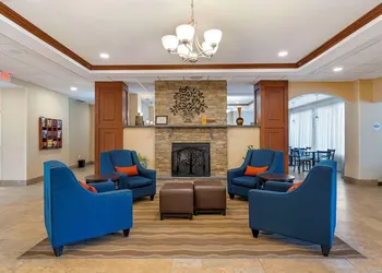 Comfort Inn & Suites Watertown - 1000 Islands hotel thumbnail 3