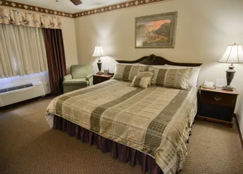 Hearthstone Inn & Suites hotel thumbnail 2