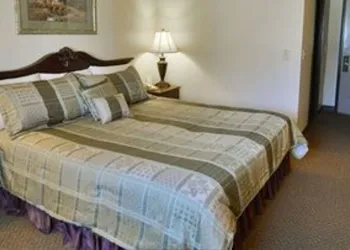 Hearthstone Inn & Suites hotel thumbnail 5
