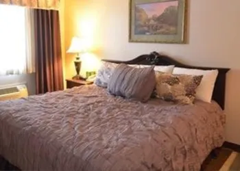 Hearthstone Inn & Suites hotel thumbnail 7