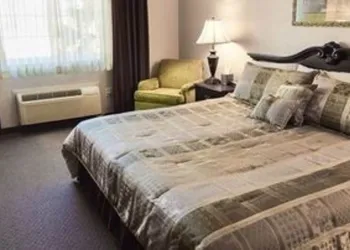 Hearthstone Inn & Suites hotel thumbnail 8