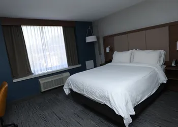Holiday Inn Express Detroit-Birmingham by IHG hotel thumbnail 5