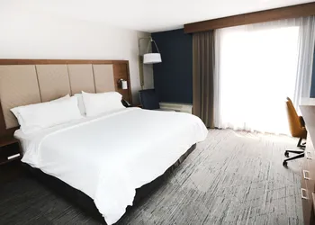 Holiday Inn Express Detroit-Birmingham by IHG hotel thumbnail 6