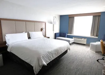 Holiday Inn Express Detroit-Birmingham by IHG hotel thumbnail 7