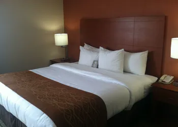 Country Inn & Suites by Radisson, Muskegon, MI hotel thumbnail 4