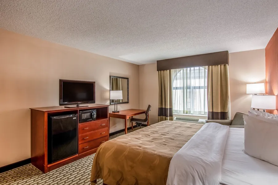 Country Inn & Suites by Radisson, Muskegon, MI hotel detail image 6