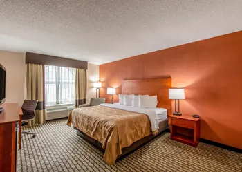 Country Inn & Suites by Radisson, Muskegon, MI hotel thumbnail 7