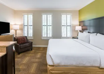 Staybridge Suites Savannah Historic District by IHG hotel thumbnail 6