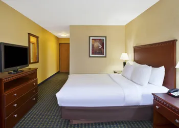 Quality Inn Marshall near I-69 hotel thumbnail 8
