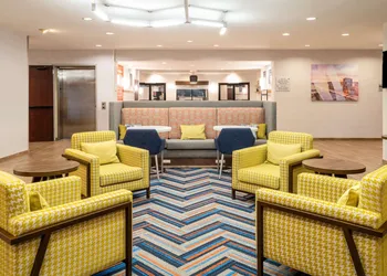 Hampton Inn by Hilton Irvine East - Lake Forest hotel thumbnail 2