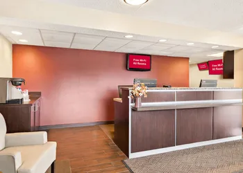 Red Roof Inn Allentown Airport hotel thumbnail 3