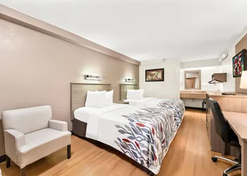 Red Roof Inn Allentown Airport hotel thumbnail 5