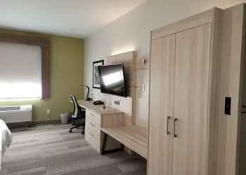 Holiday Inn Express Hotel & Suites VIDOR SOUTH by IHG hotel thumbnail 6