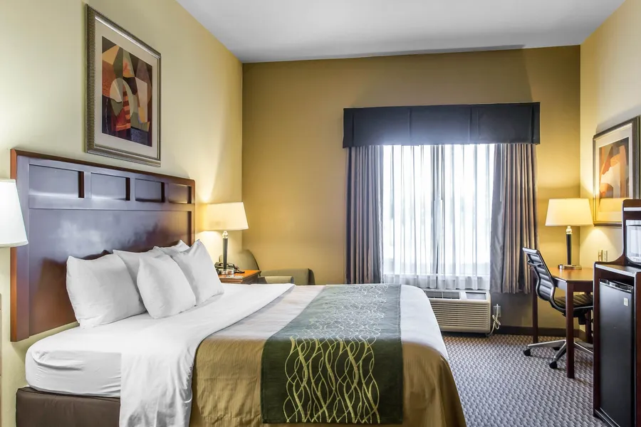 Comfort Inn & Suites Madisonville hotel detail image 2