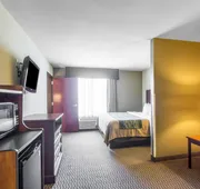 Comfort Inn & Suites Madisonville hotel detail image 3