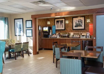 Hampton Inn Summersville hotel thumbnail 2