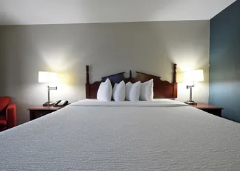 Baymont by Wyndham Warner Robins hotel thumbnail 8