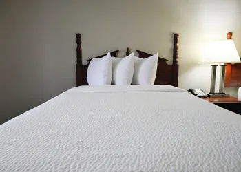 Baymont by Wyndham Warner Robins hotel thumbnail 3