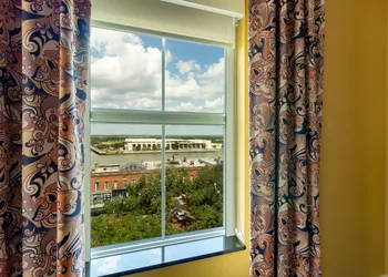 Holiday Inn Express Savannah - Historic District by IHG hotel thumbnail 3