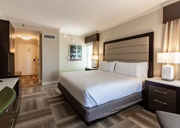 Holiday Inn Express Savannah - Historic District by IHG hotel thumbnail 6