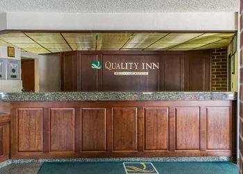 Quality Inn Schaumburg - Chicago near the Mall hotel thumbnail 2