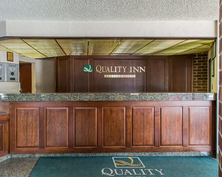 Quality Inn Schaumburg - Chicago near the Mall hotel detail image 2
