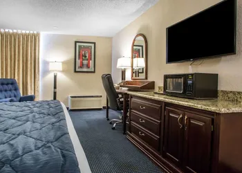 Quality Inn Schaumburg - Chicago near the Mall hotel thumbnail 4