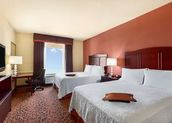 Hampton Inn & Suites Mission hotel thumbnail 8