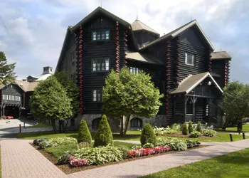 Fairmont Le Chateau Montebello hotel thumbnail 3